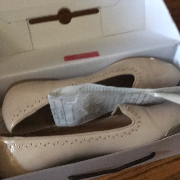 Flats - Picture 3 of 3